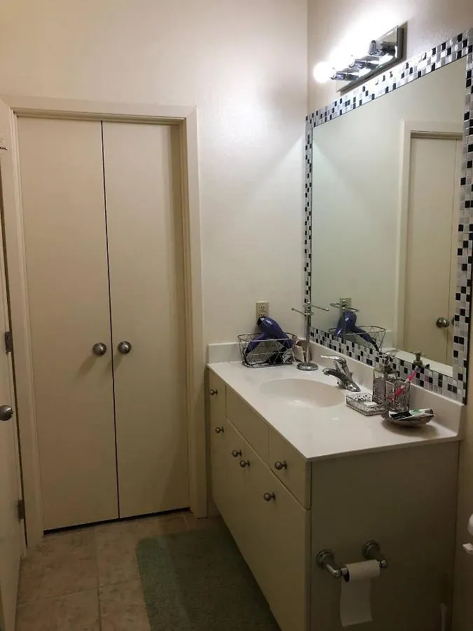 Cozy & Spacious 10min Walk To South Padre Island