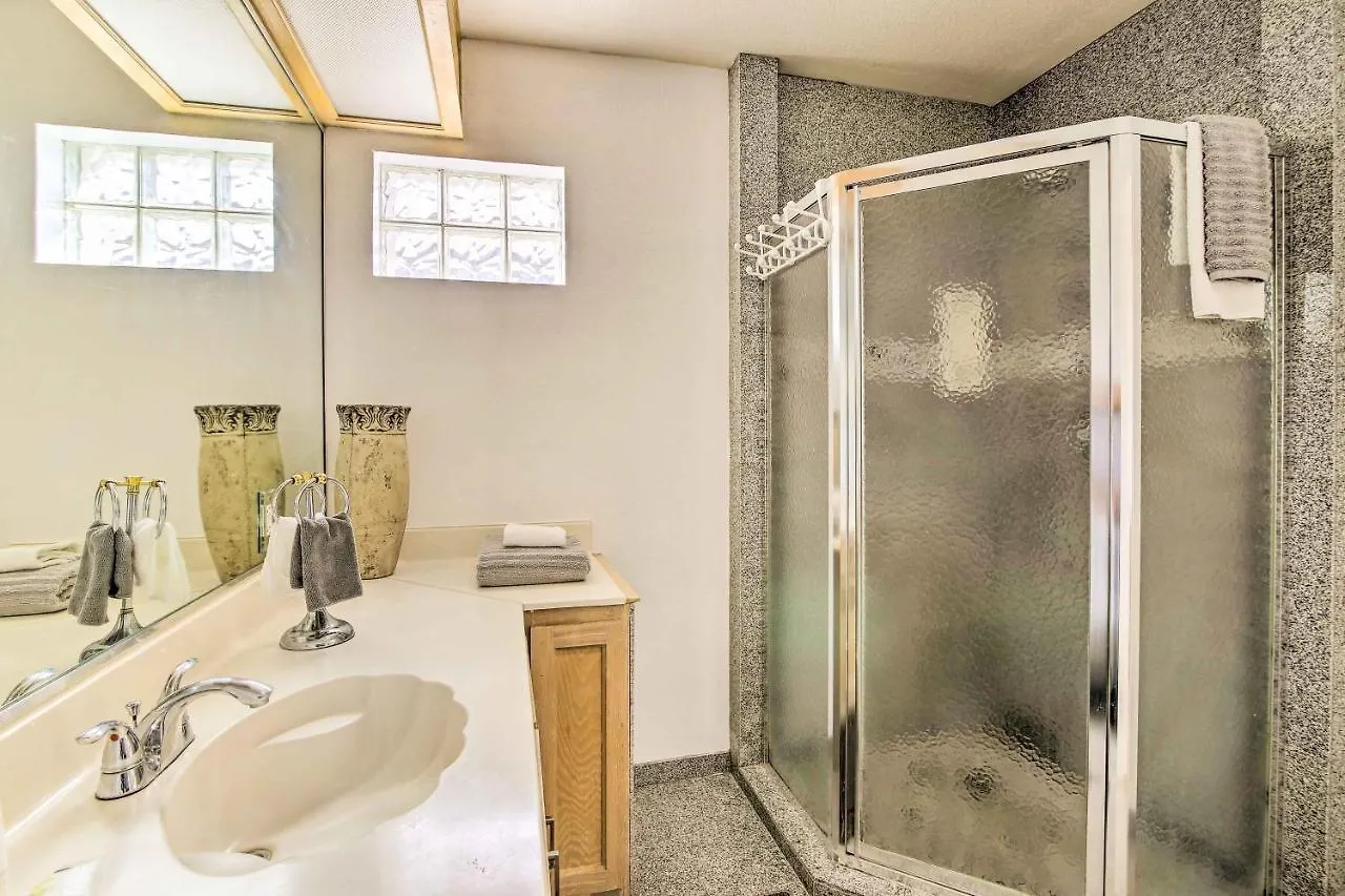 Apartment Getaway - Newly Renovated! *