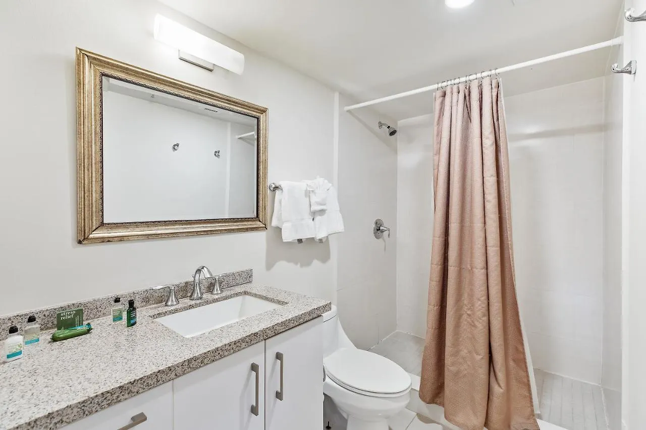 Perfect Oceanview Condo! Enjoy Beachdeck, Shared Pools And Jacuzzi Apartment