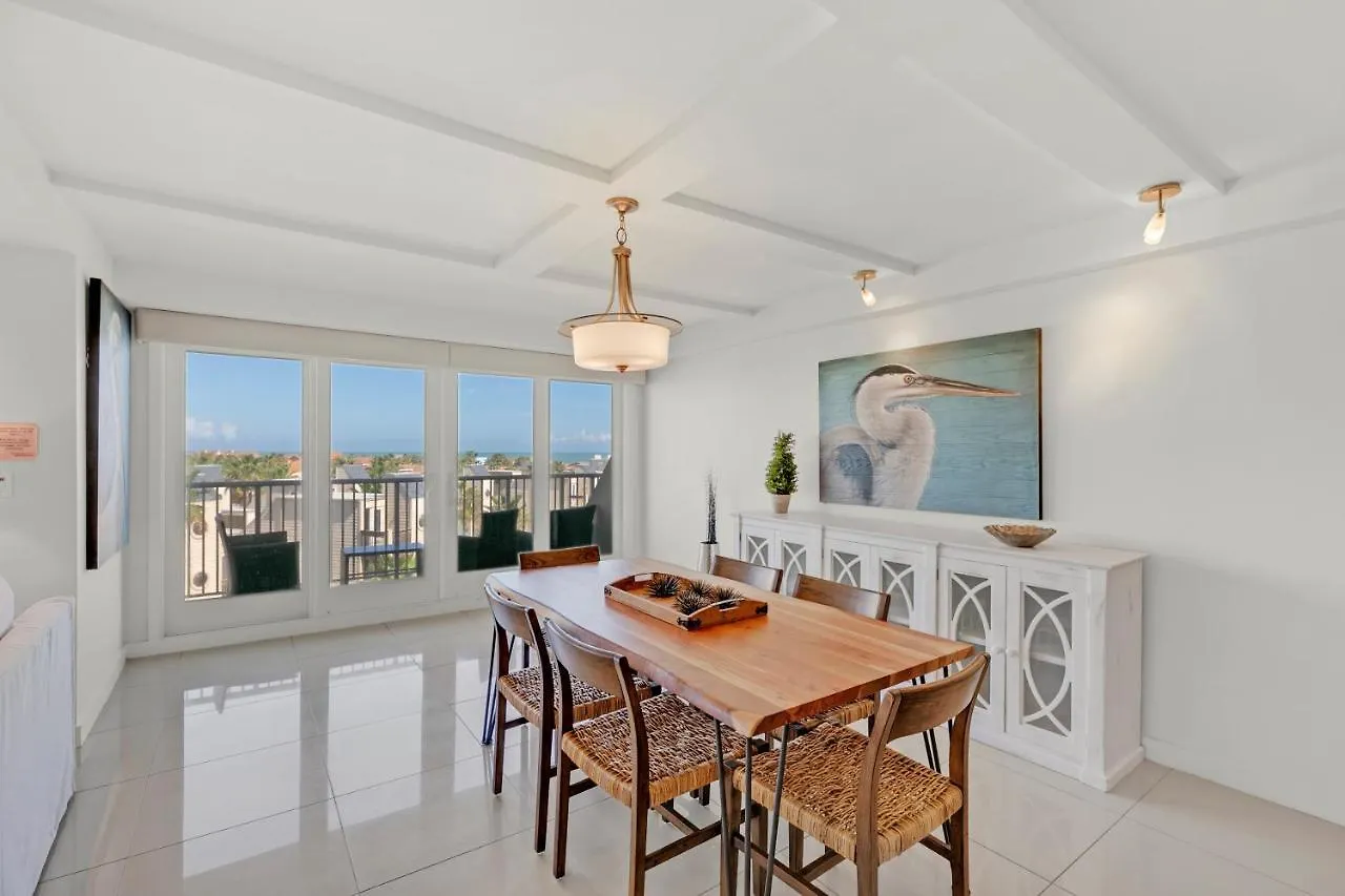 Perfect Oceanview Condo! Enjoy Beachdeck, Shared Pools And Jacuzzi Apartment