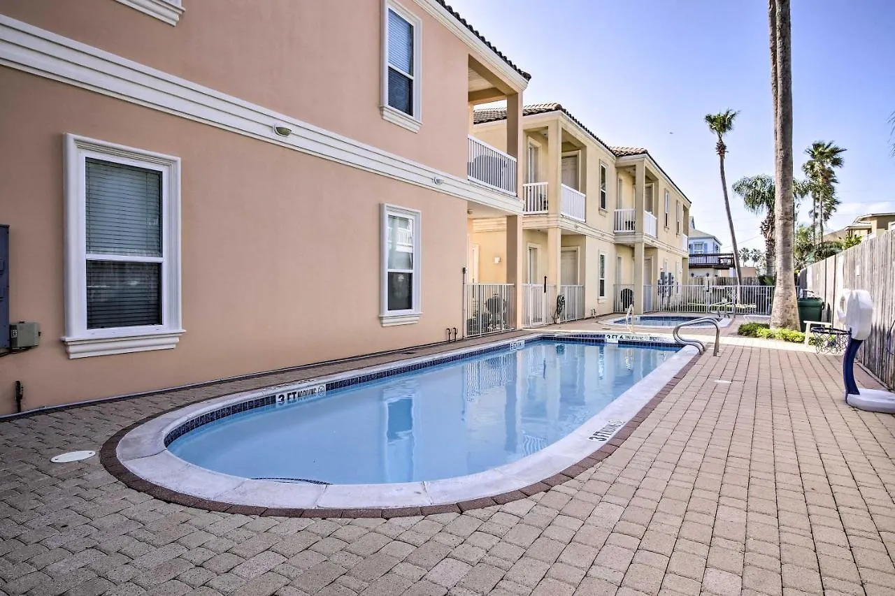 Texas With Outdoor Pools - Walk To Beach! Apartment