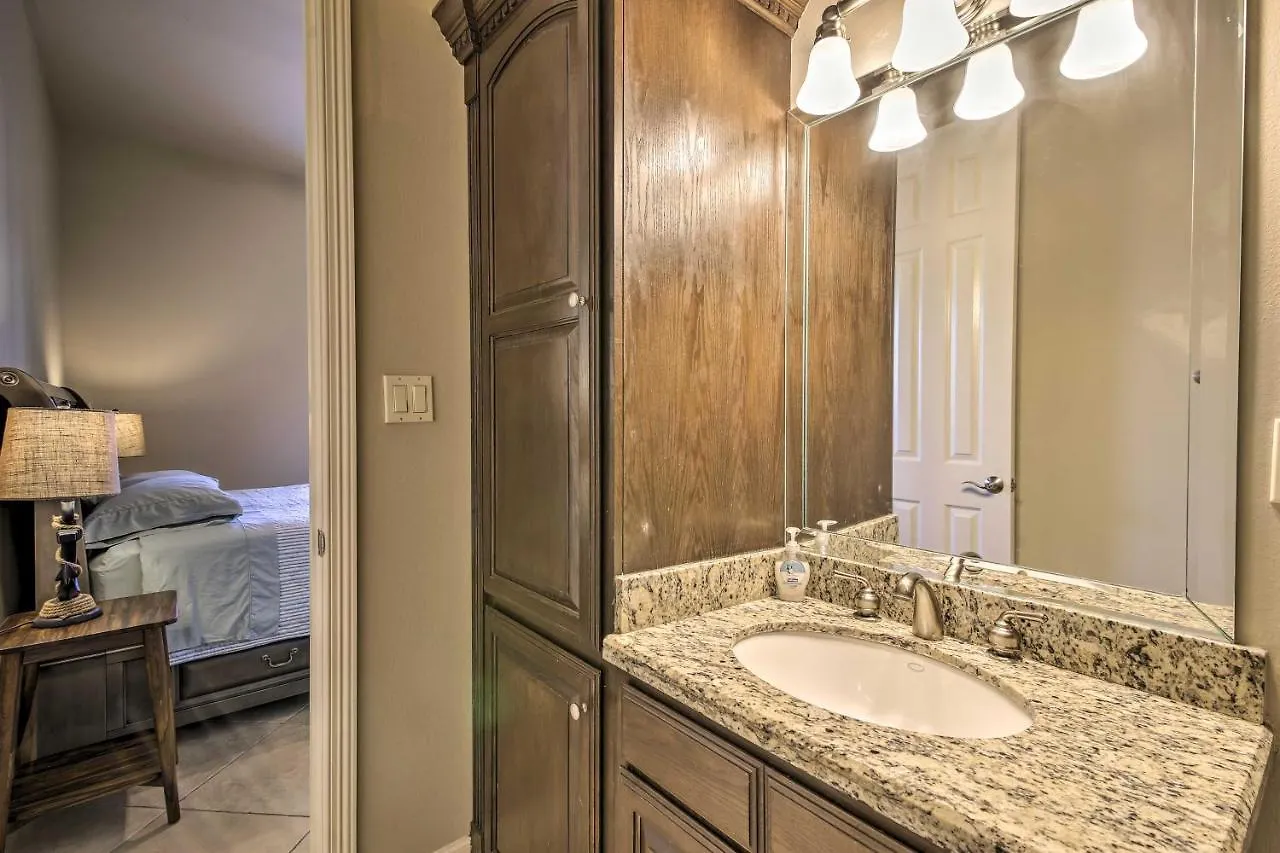 Apartment Texas With Outdoor Pools - Walk To Beach! South Padre Island