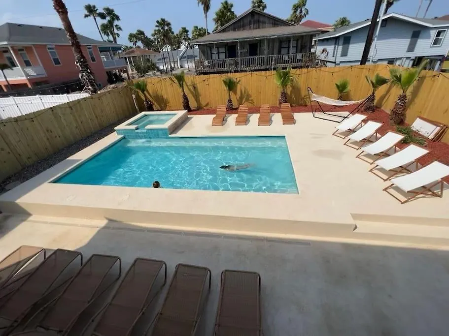 Holiday home Zula Del Mar: Beachfront With Pool For Large Groups