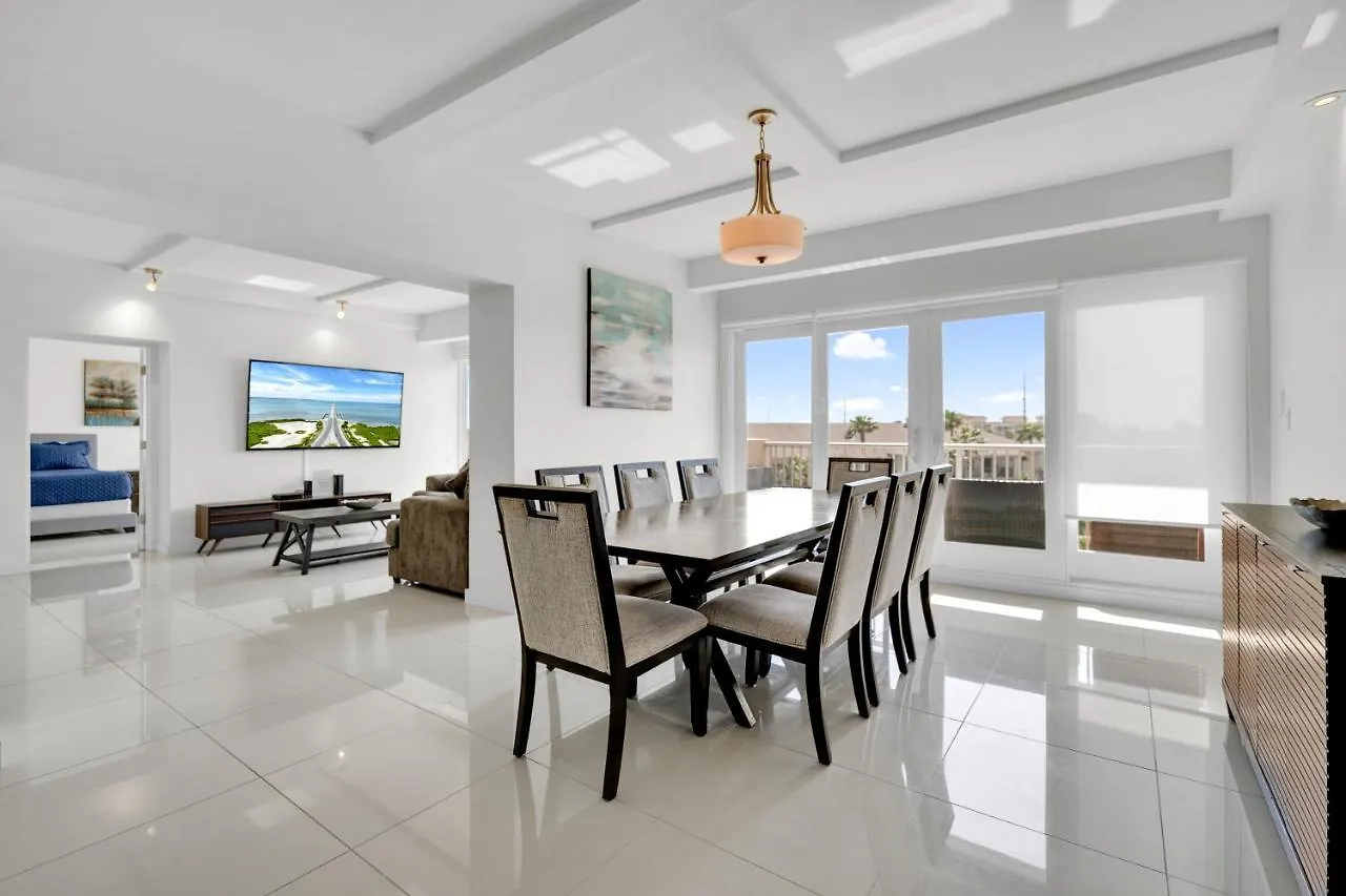 בית נופש Perfect Condo, For Everyone! Beachfront