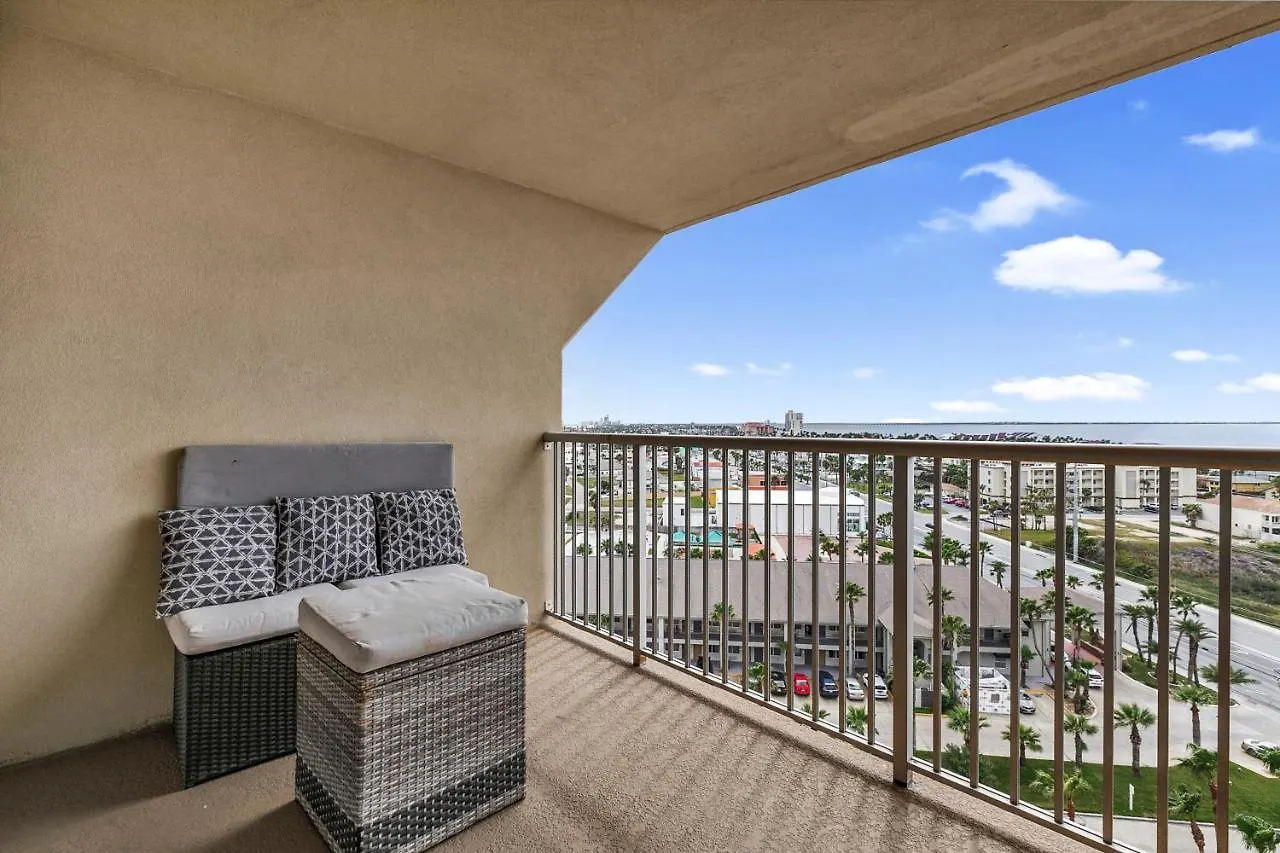 Bayview! And Balcony *