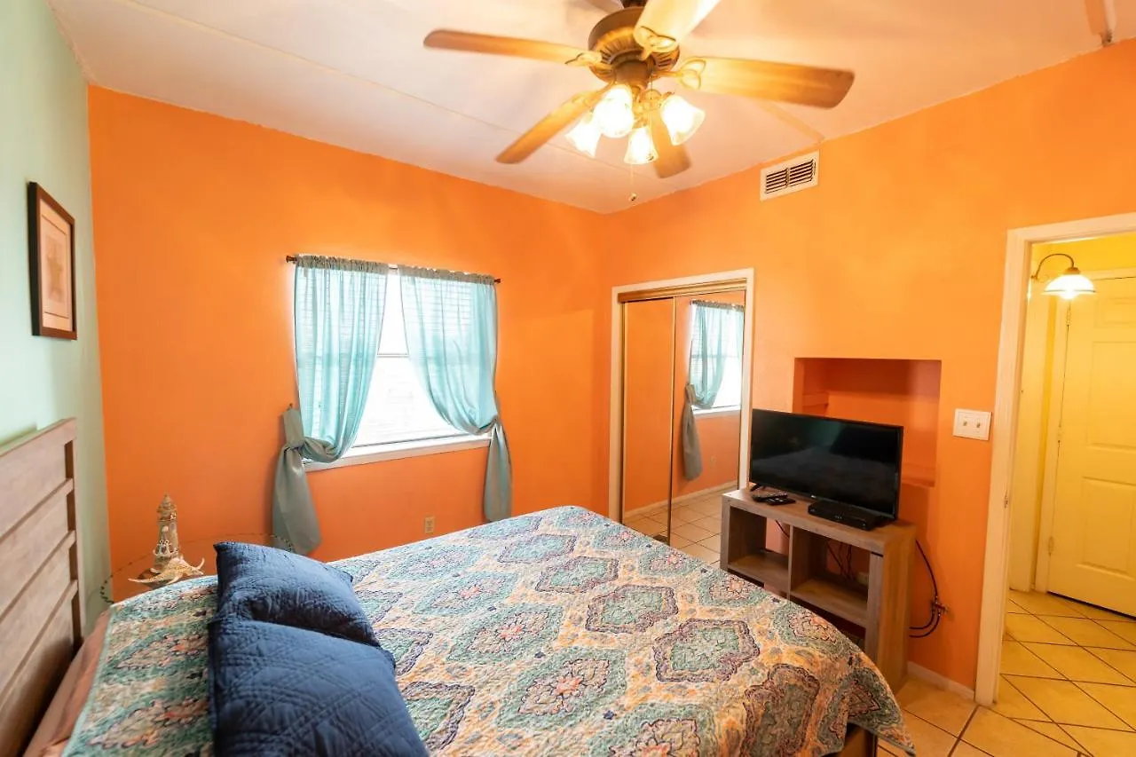 Beachfront Condo: Award-winning Coastal Retreat Aparthotel