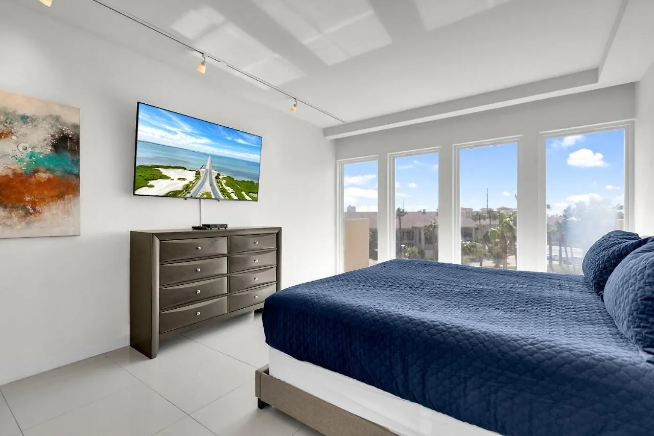 בית נופש Perfect Condo, For Everyone! Beachfront *