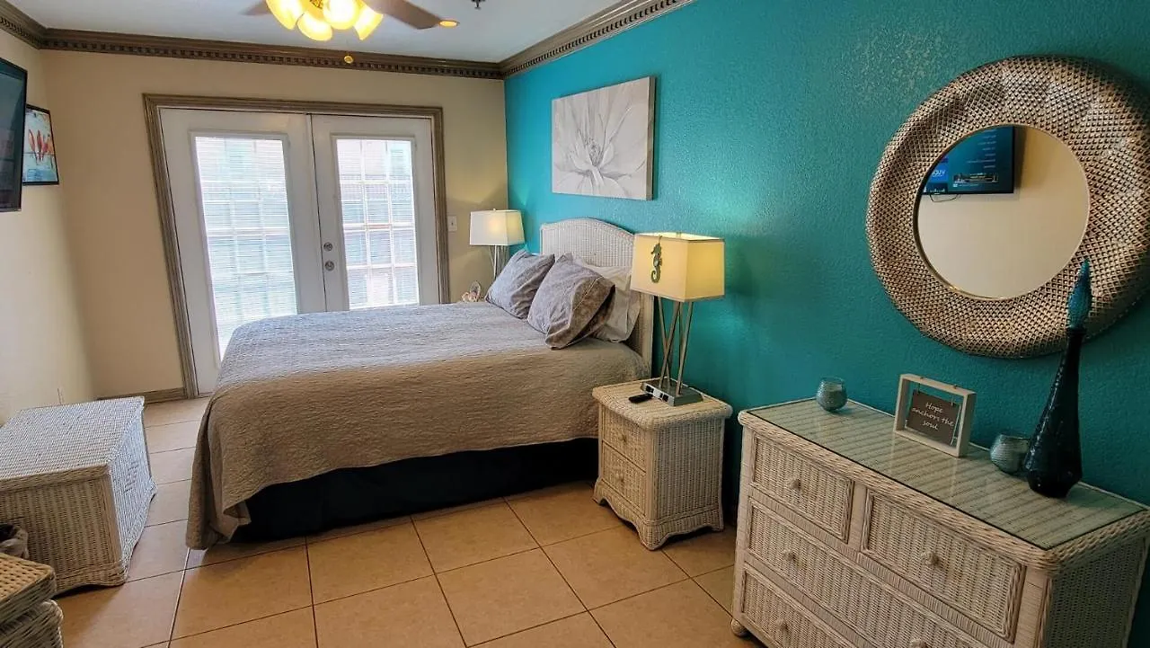 Campeche Triplex Unit B