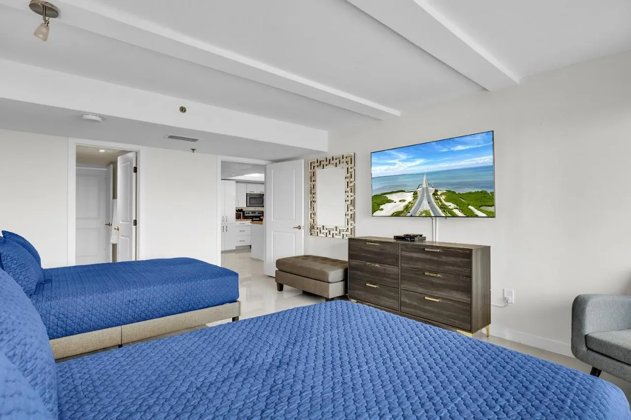 Panoramic Island View! New 1 Bedroom Spacious In Beachfront Apartment *