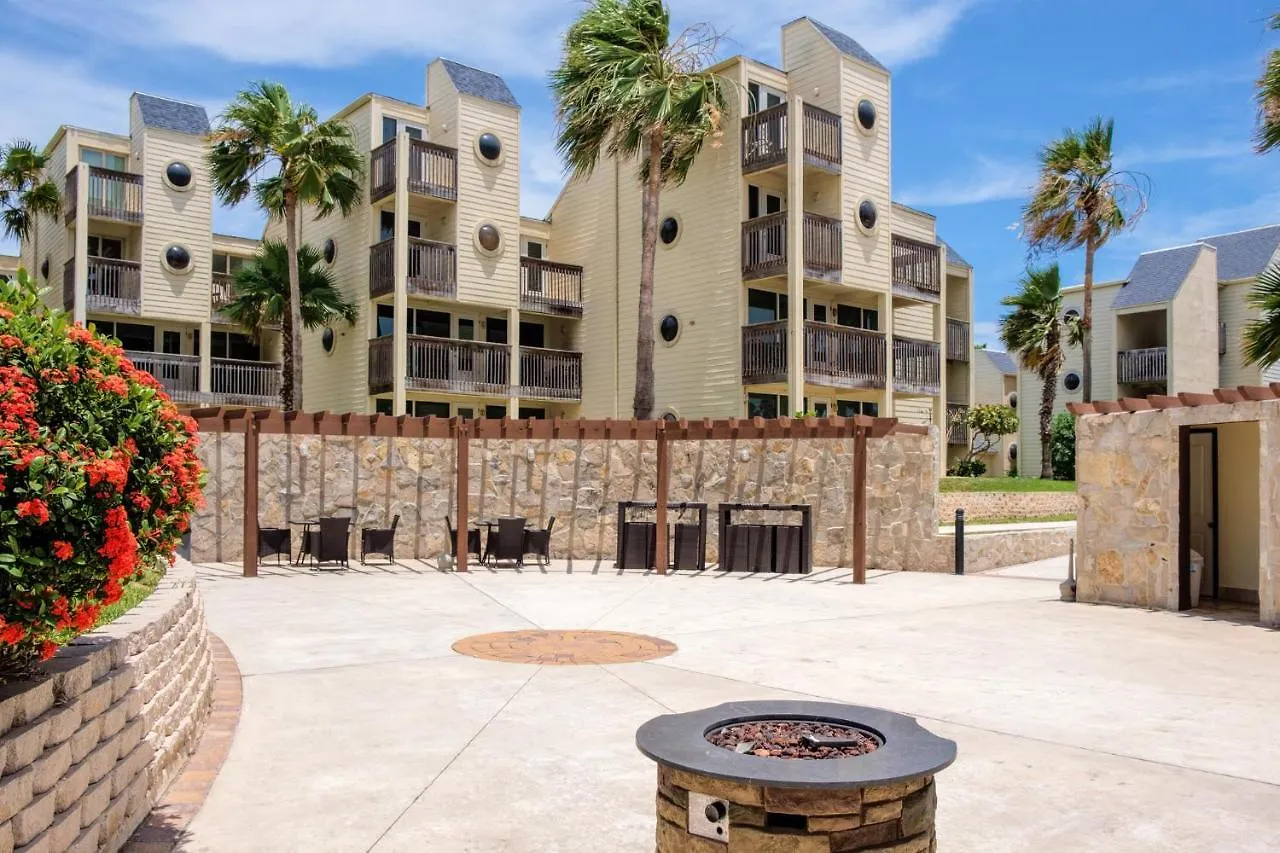 Panoramic Island View! New 1 Bedroom Spacious In Beachfront Apartment *