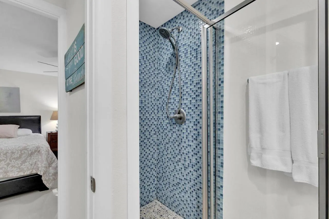 Apartment 1st Floor W Beautiful Grounds! Heated Pools Hot Tub Tennis Courts South Padre Island