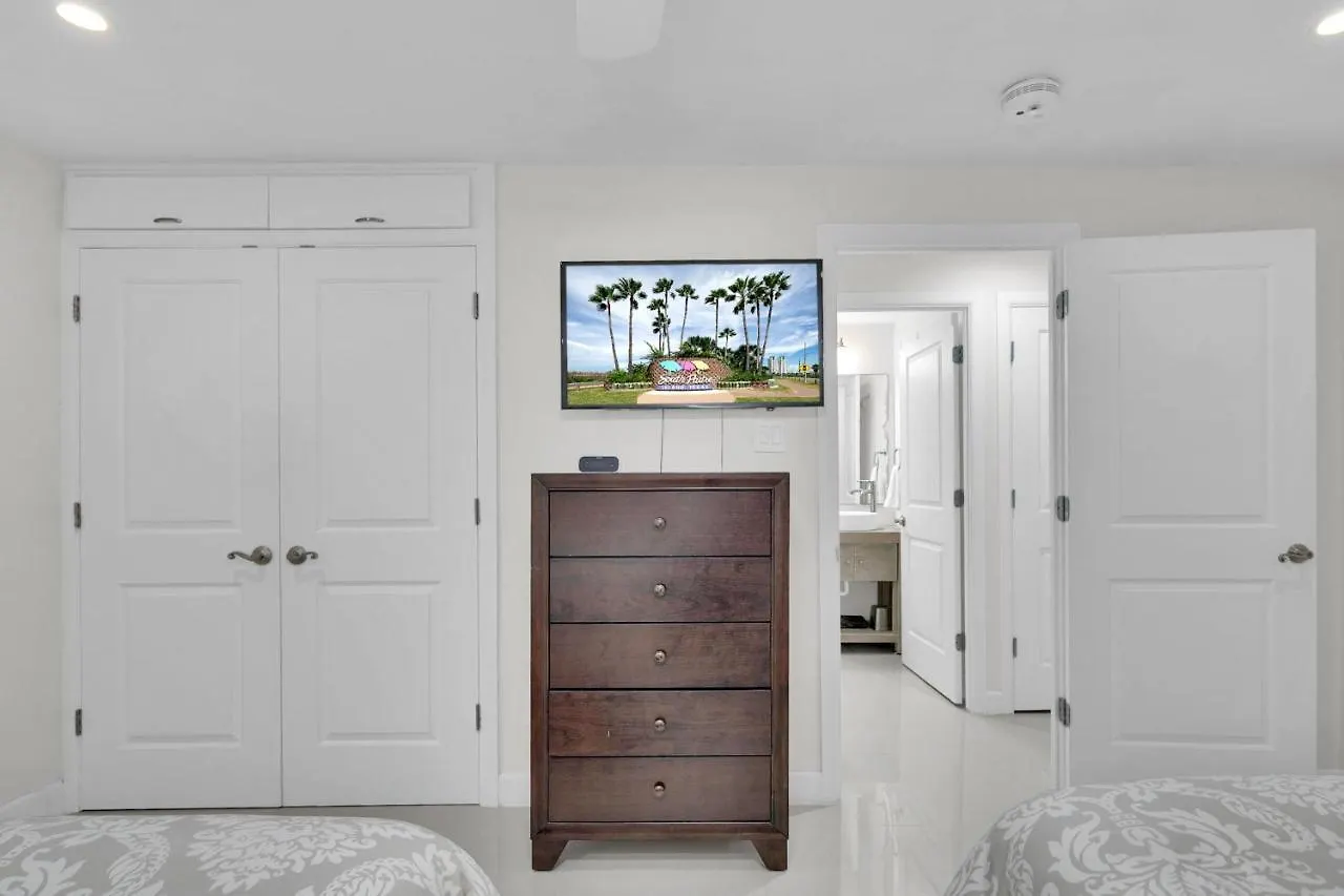 1st Floor W Beautiful Grounds! Heated Pools Hot Tub Tennis Courts South Padre Island