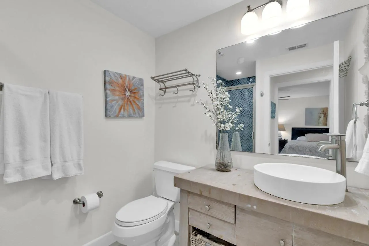 1st Floor W Beautiful Grounds! Heated Pools Hot Tub Tennis Courts *