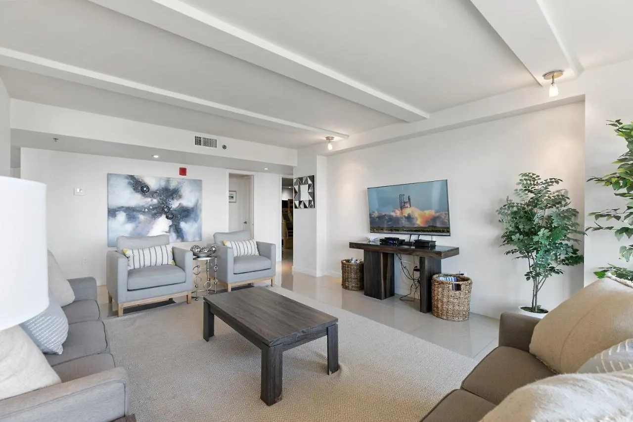 Enjoy A Perfect Bayview! Beachfront With Shared Pools South Padre Island
