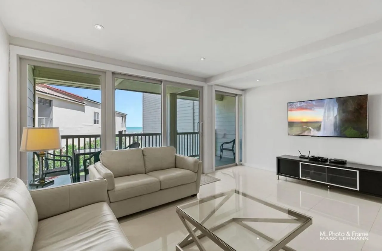 Ocean Breeze Retreat 2bed 2bath, Heated Pool! Apartment *