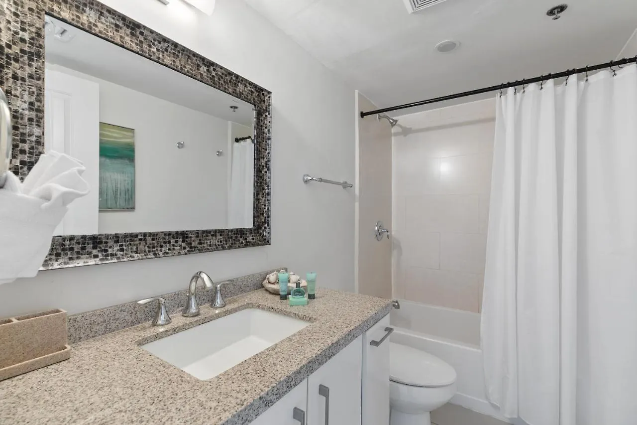 Enjoy A Perfect Bayview! Beachfront With Shared Pools South Padre Island