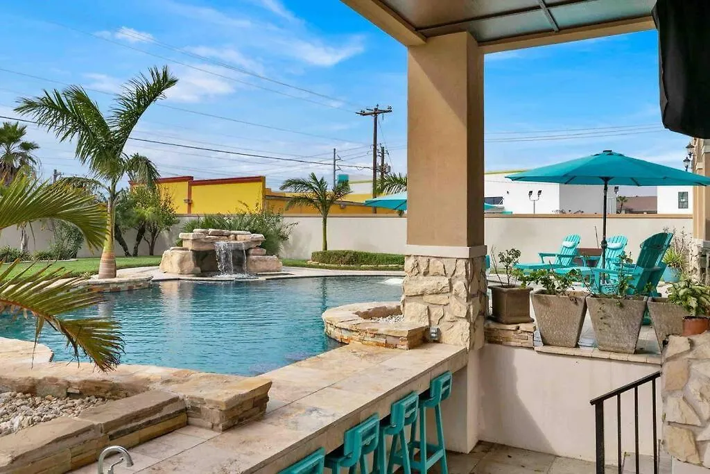 Villa Paradise Villa: 2 Blocks From Beach, Private Pool South Padre Island