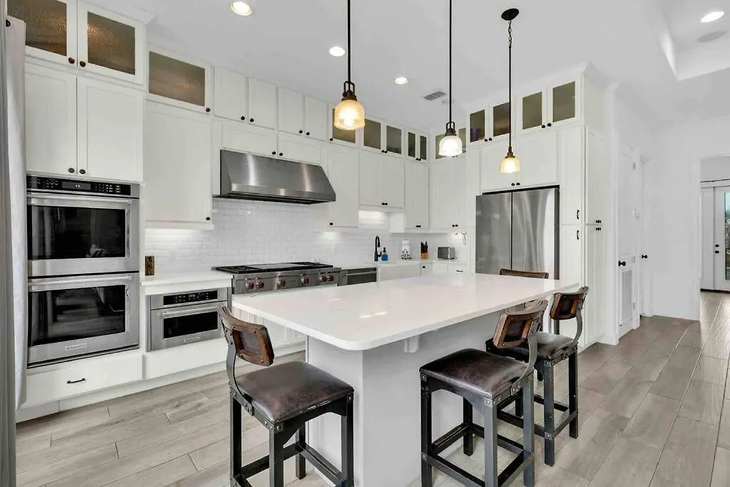 Villa Paradise Villa: 2 Blocks From Beach, Private Pool South Padre Island
