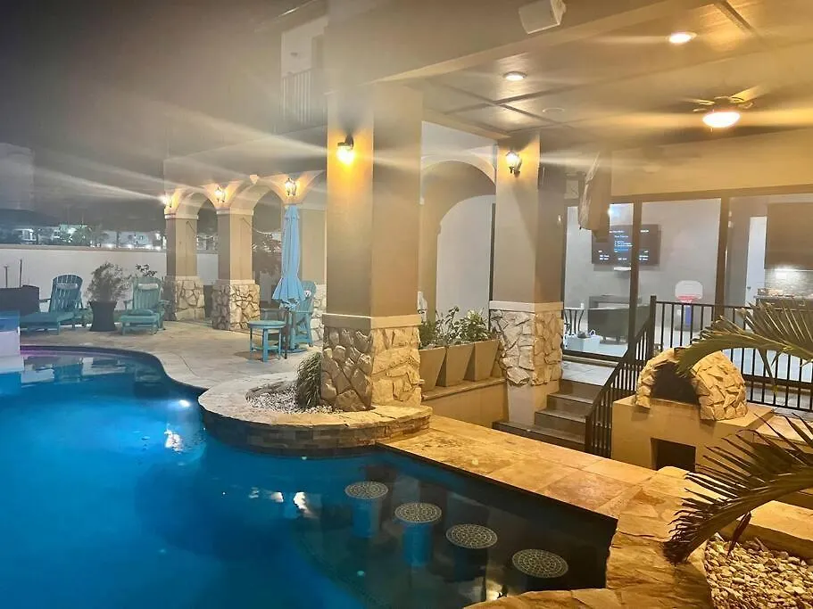 Paradise Villa: 2 Blocks From Beach, Private Pool * South Padre Island