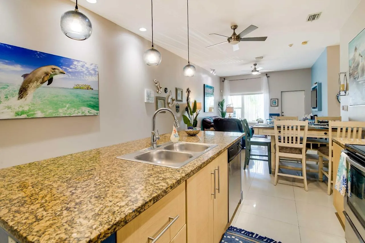 Walk To Beach! Apartment South Padre Island