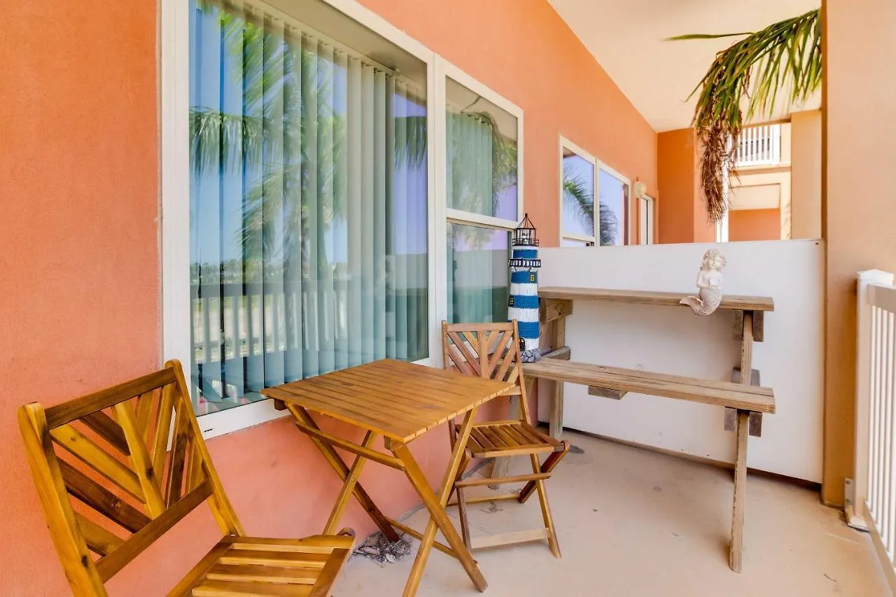 Apartment Walk To Beach! *