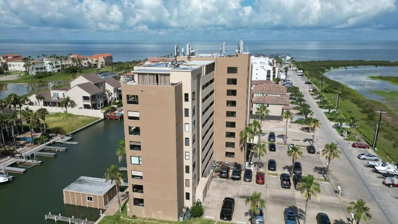 Landfall 22 Apartment