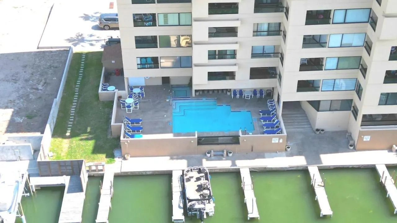 Apartment Landfall 22 *