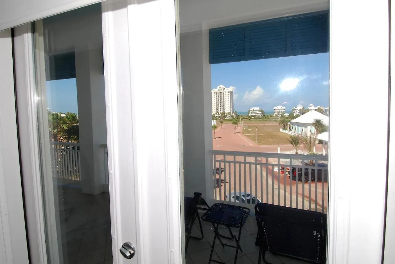 Holiday home Avalon - Townhouse At The Shores
