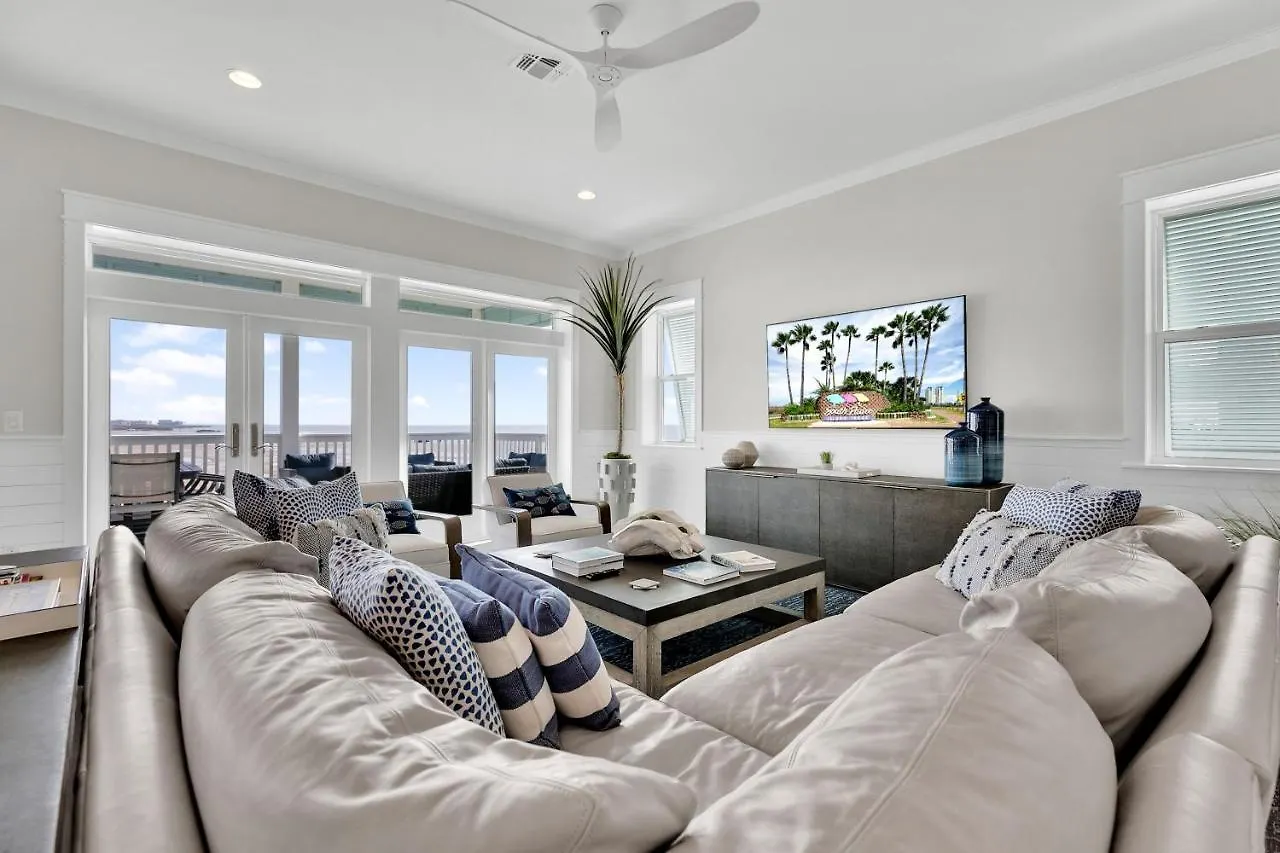 Kite One - Private Bayside With Pool And Hot Tub Holiday home