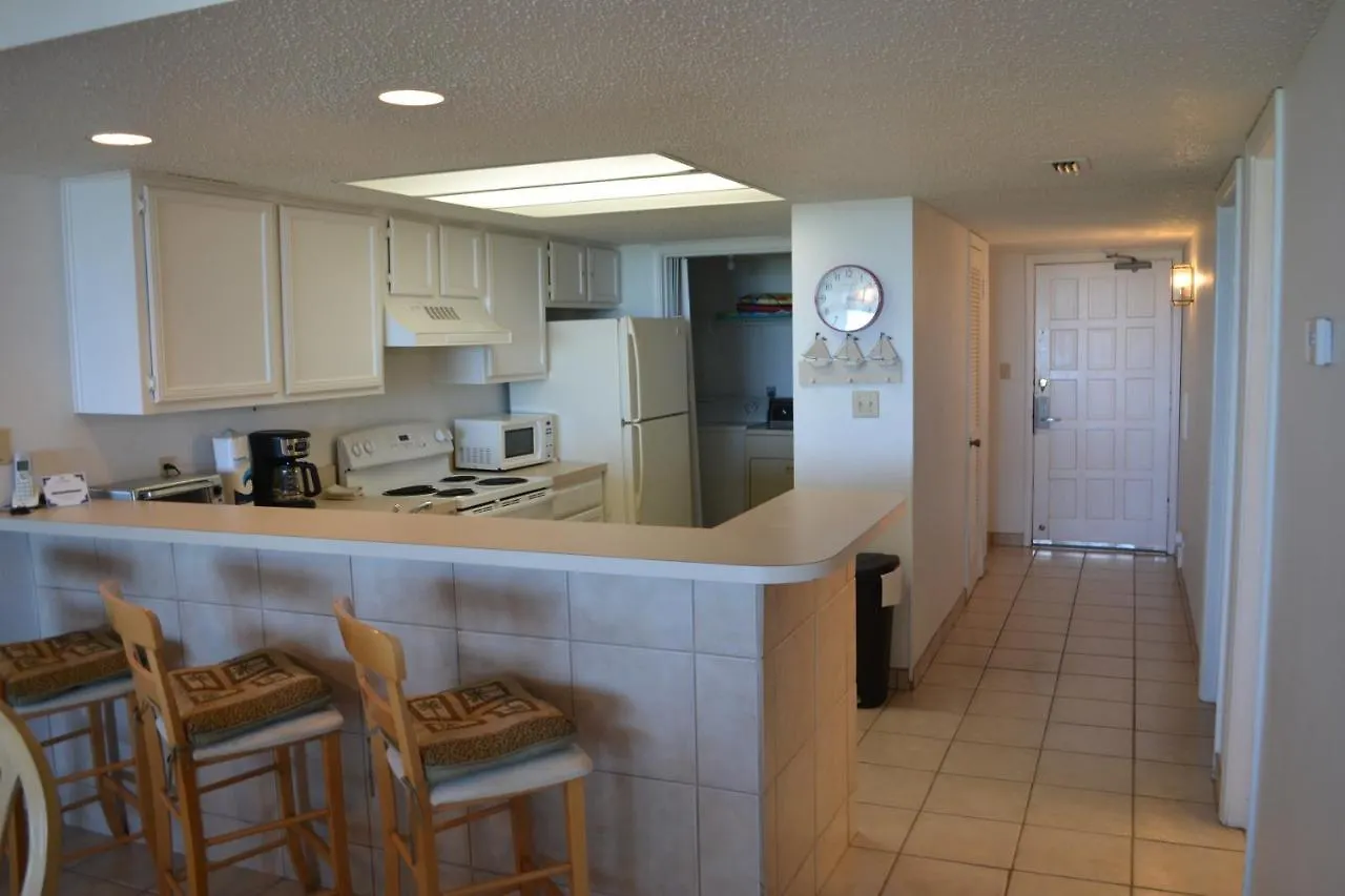 Beachfront 2br Condo, Suntide Iii, Unit 209 Casa de Férias *