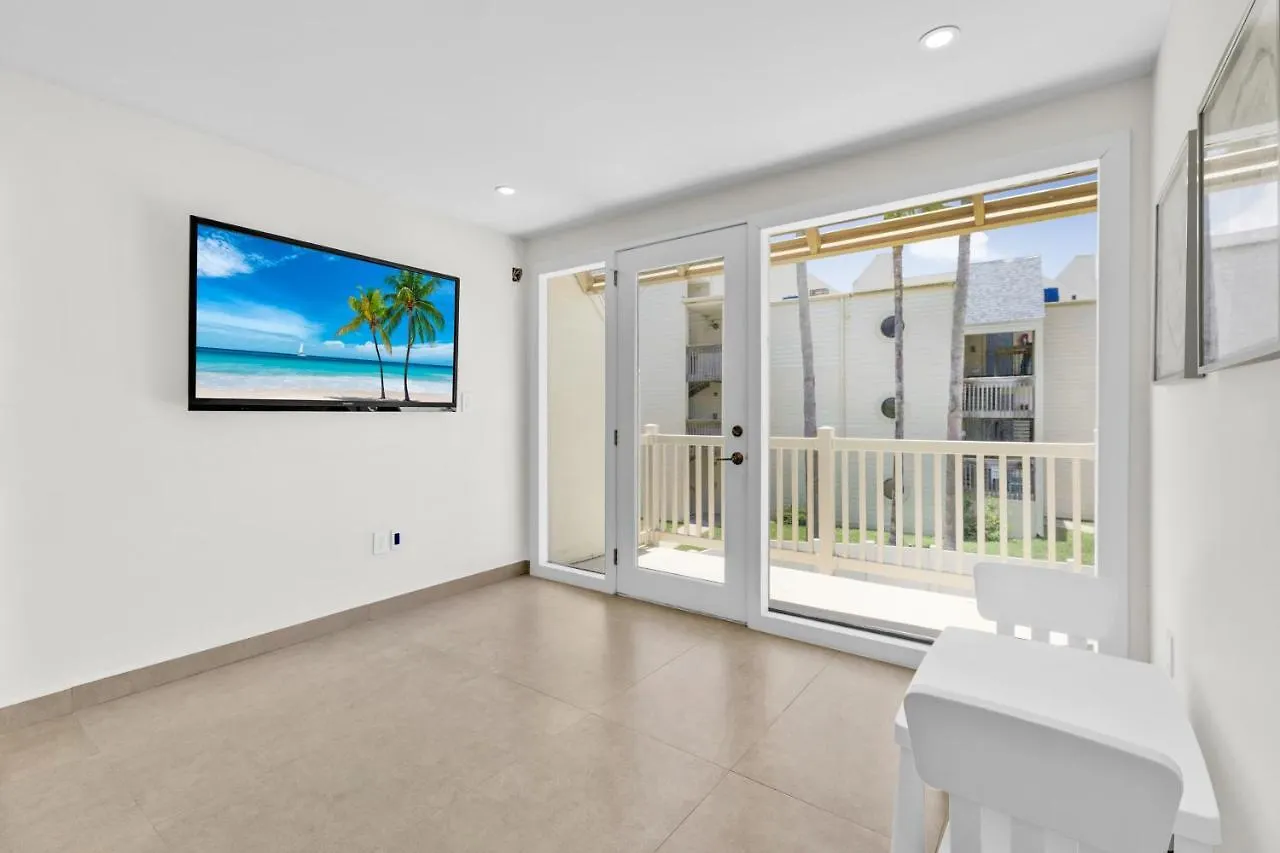 4 Bd Luxury Beachfront With Private Pool &terrace Apartment