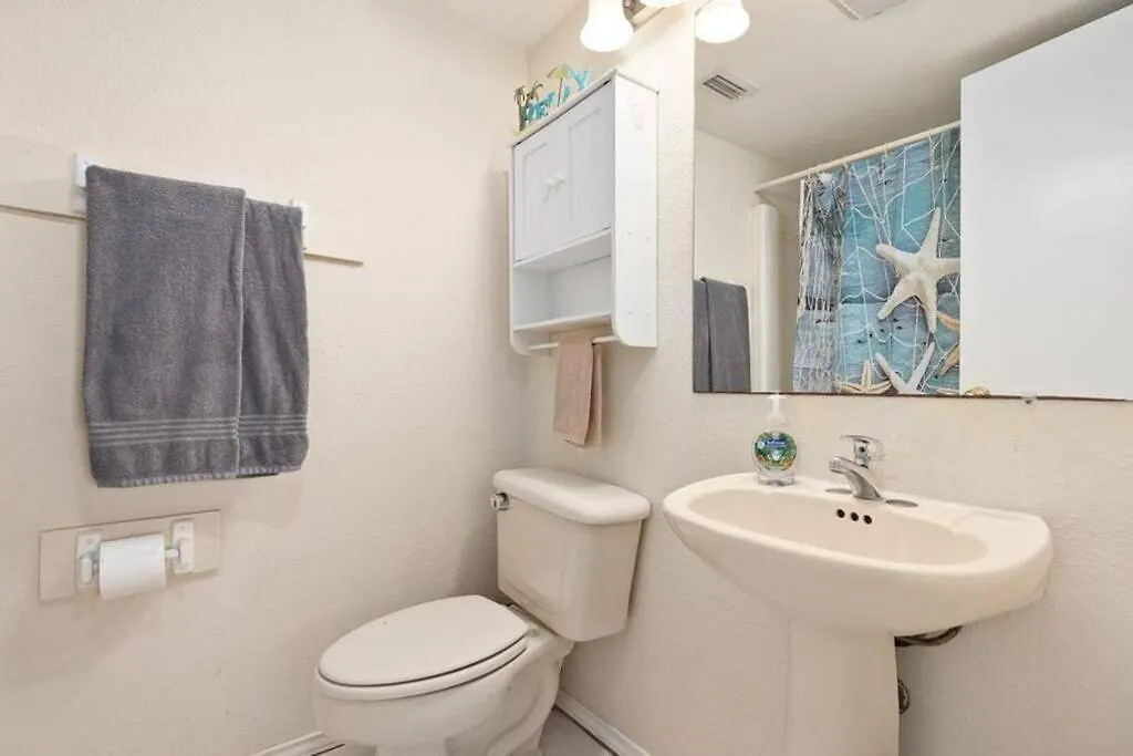2 Bed 2 Bath By With Pool *