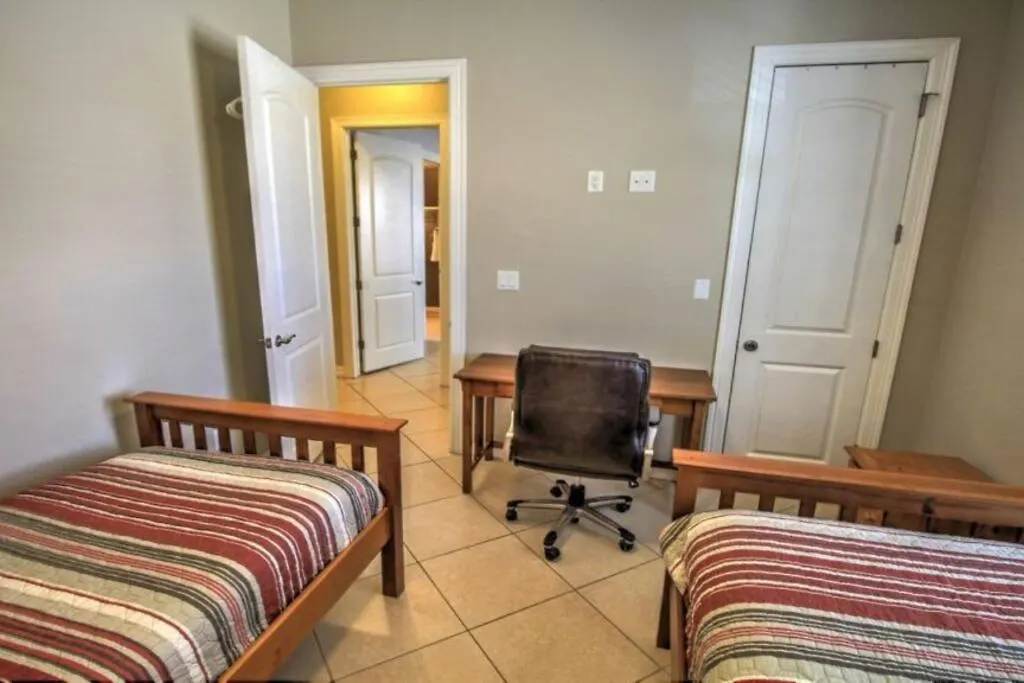 2 Bed 2 Bath 1st Floor By W Pool *