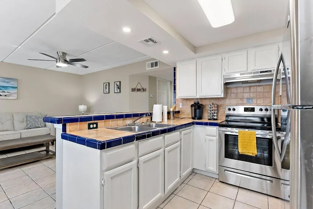 2 Bed 1 Bath By & Entertainment Holiday home *