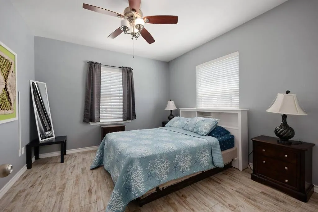 Luxury 3 Bed 2 Bath 2nd Floor By * South Padre Island
