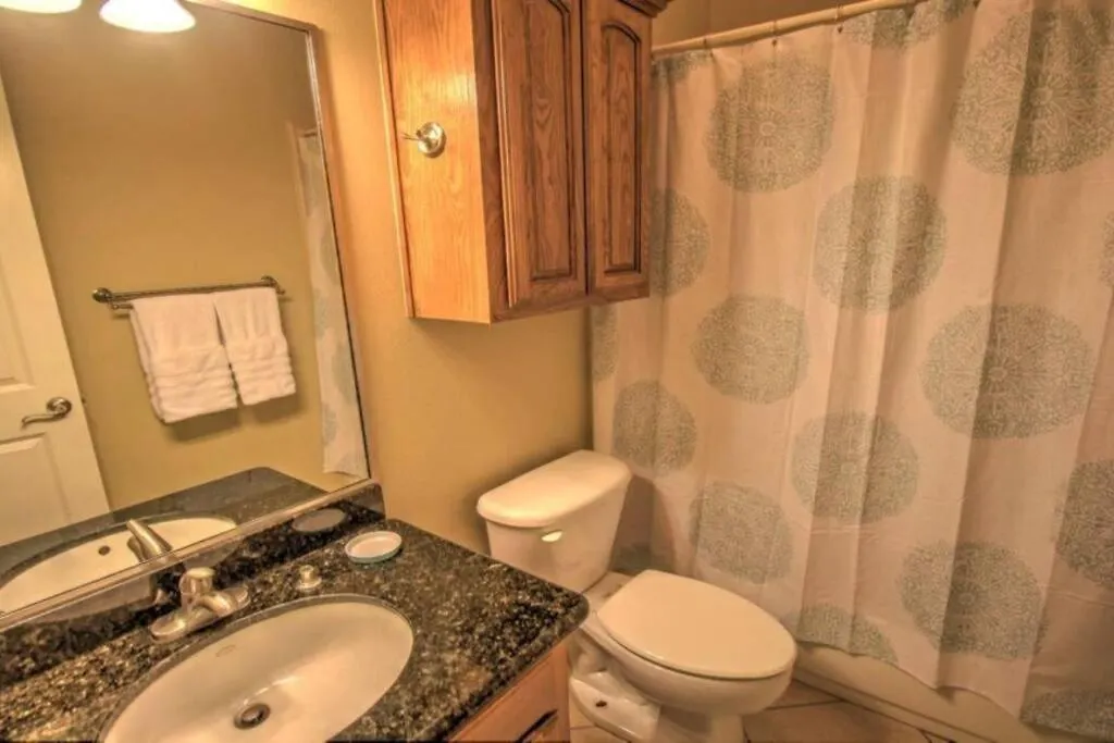 Holiday home 2 Bed 2 Bath 1st Floor By W Pool