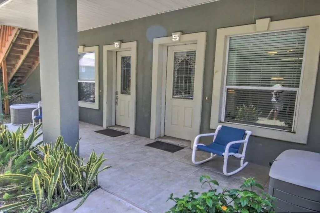 2 Bed 2 Bath 1st Floor By W Pool Holiday home *