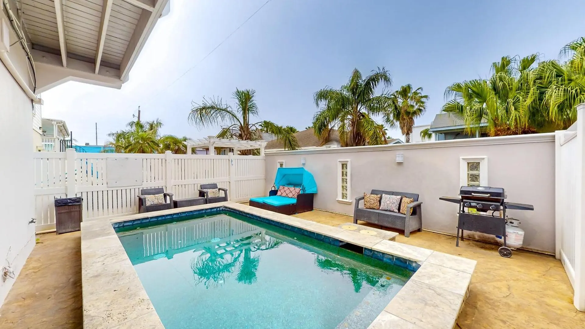 Pura Vida Unit A Holiday home