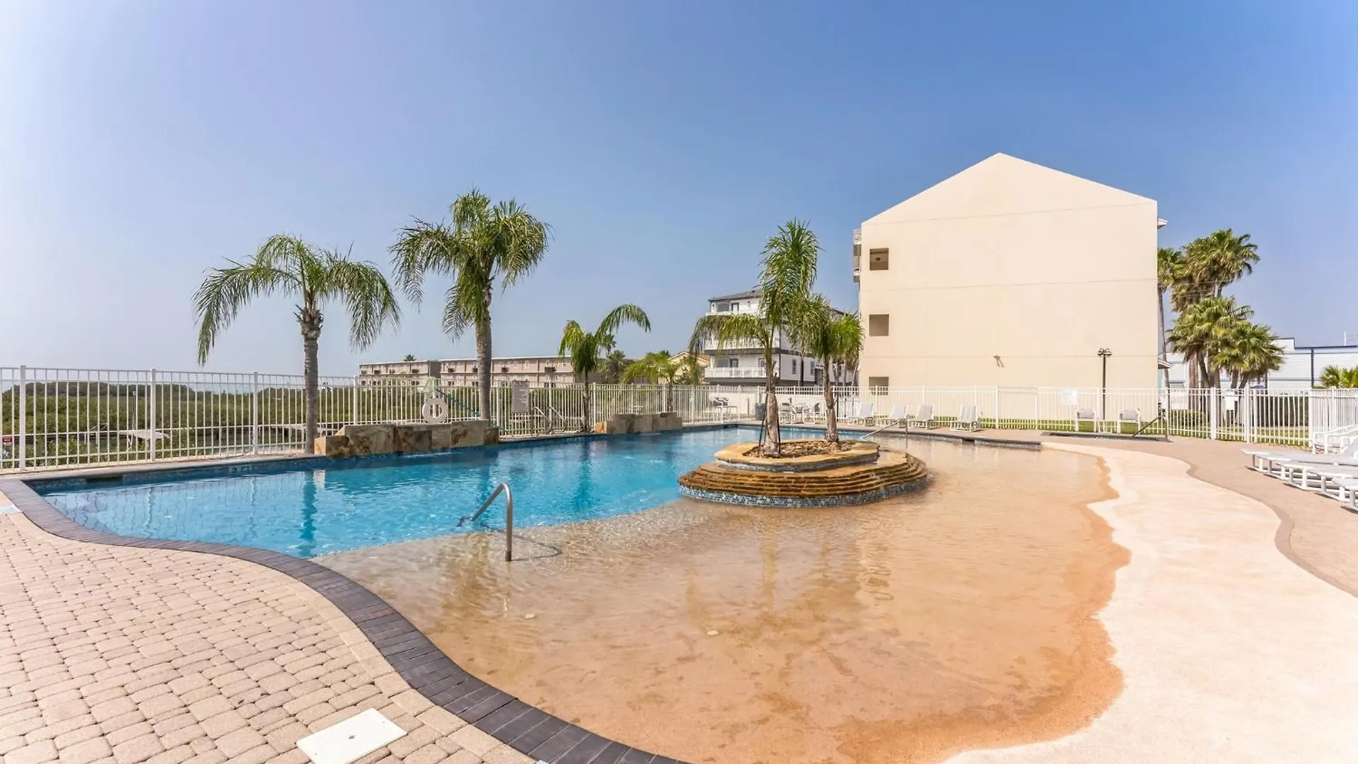 Island Paradise - Ocean View And Pool Access *
