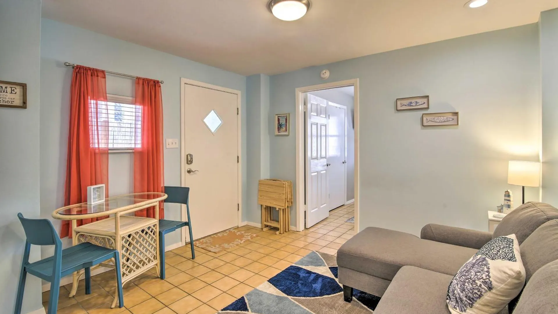 With Pool And Hot Tub Less Than 1 Block To Beach! * South Padre Island