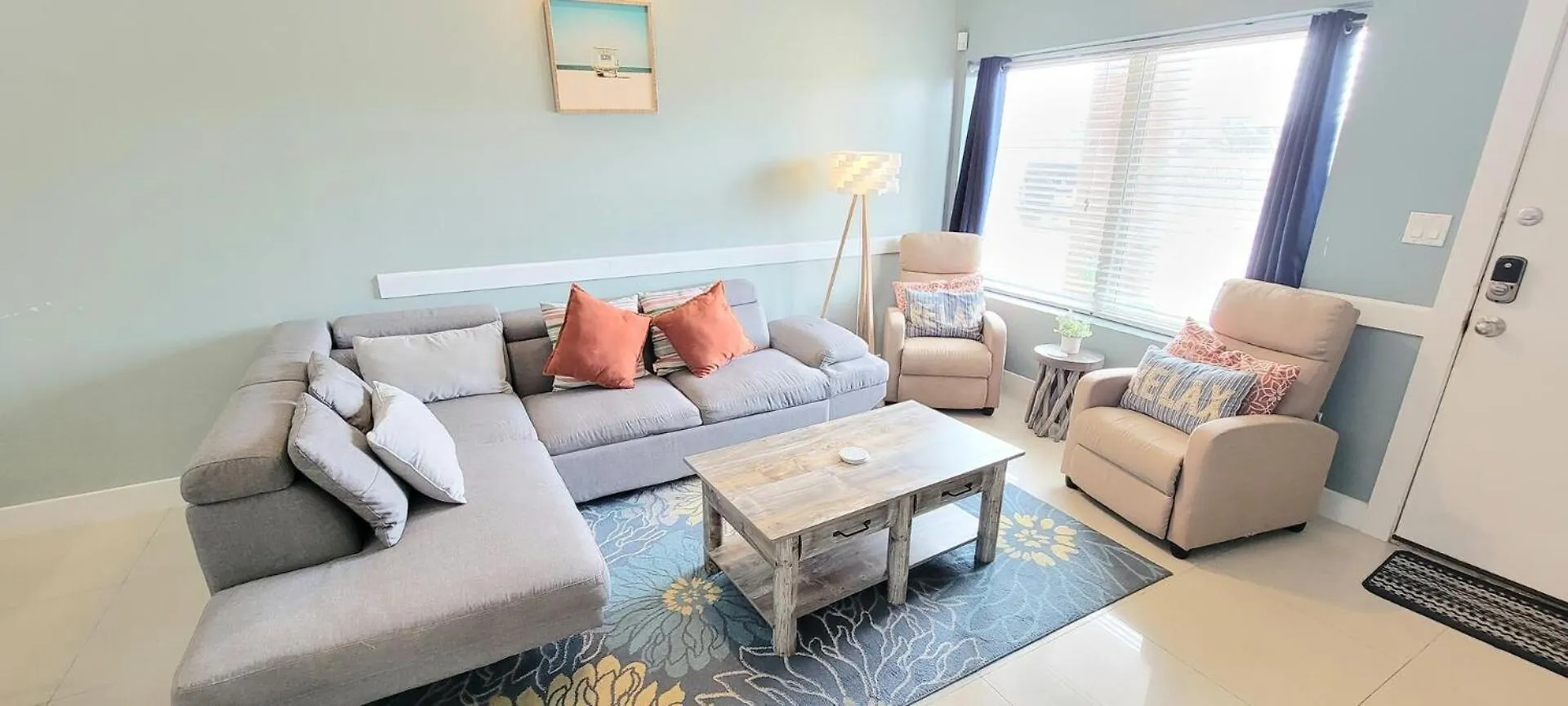 La Isla F102 Apartment