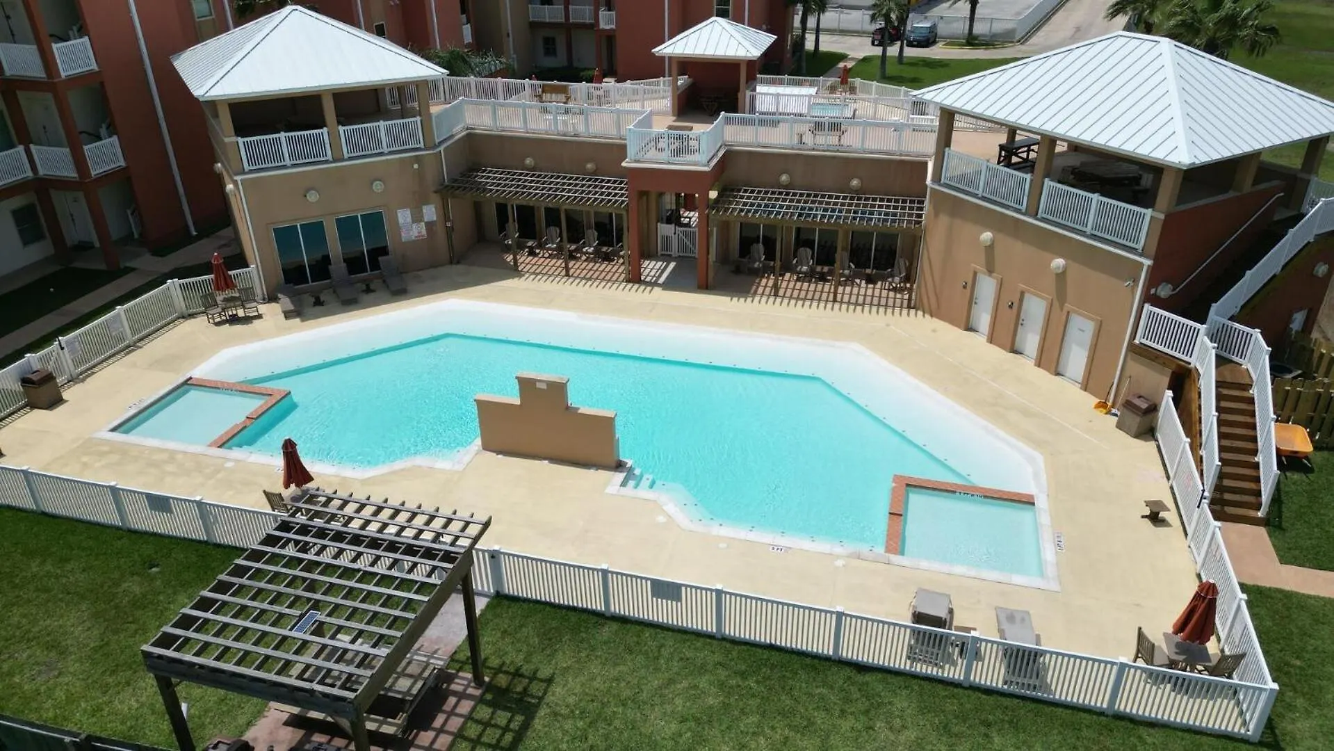 La Isla F102 Apartment *