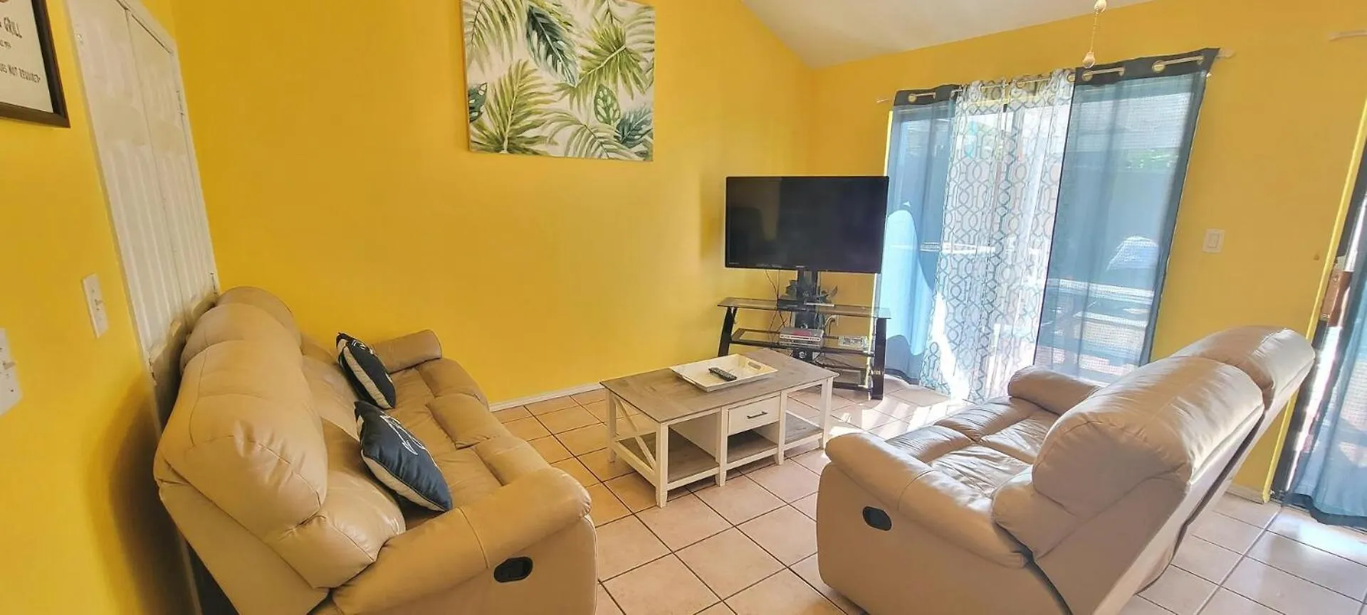 Private Townhome With Private Pool - Sparkys Pool House South Padre Island