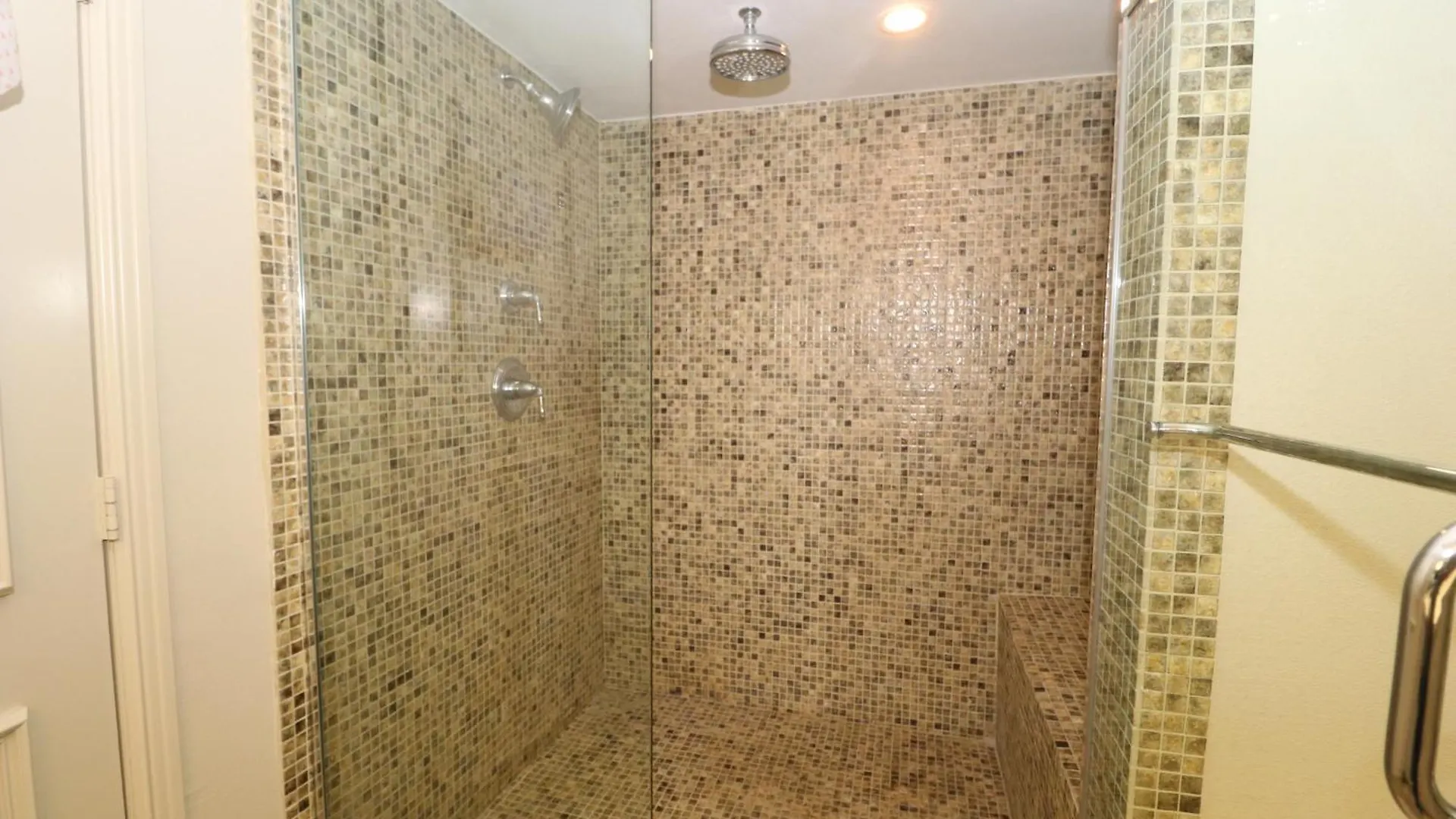 Bridgepoint Aparthotel *