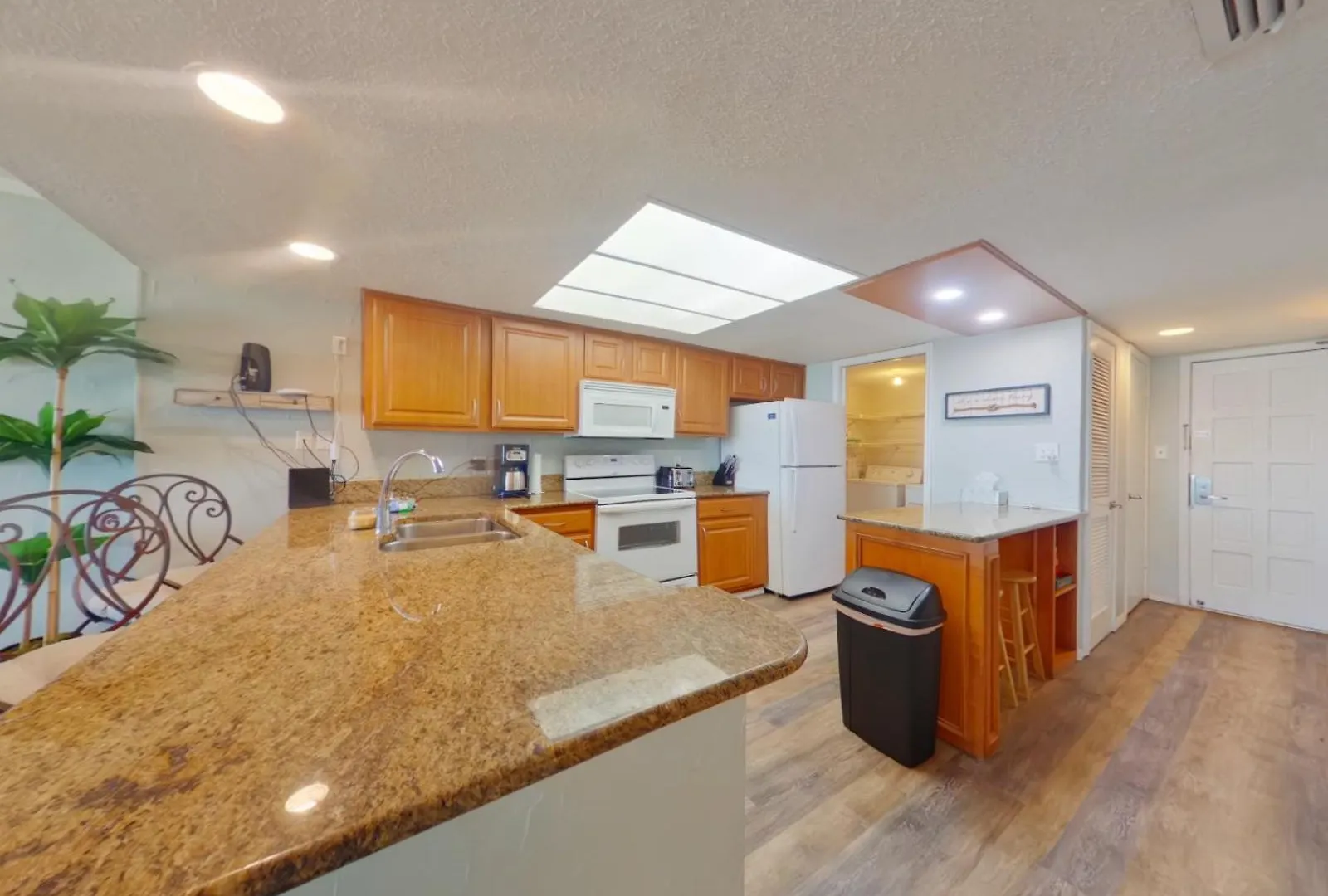Beachfront 2br Condo, Suntide Iii, Unit 509 Holiday home