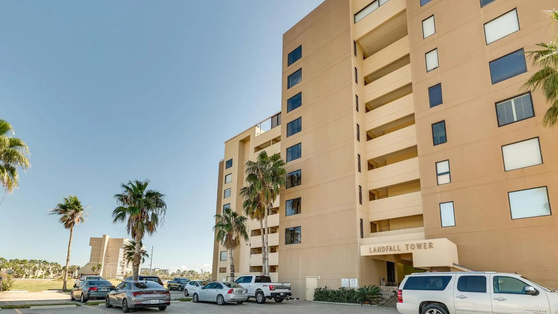 Vacation Near Beach! Apartment