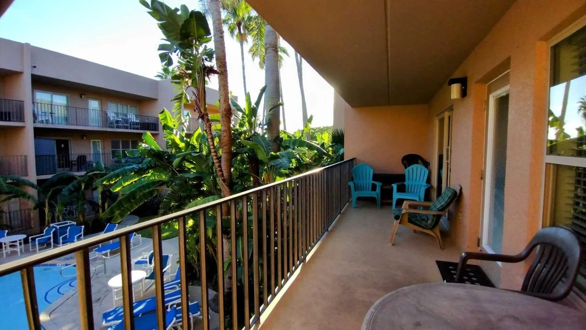 Beachview 208 *