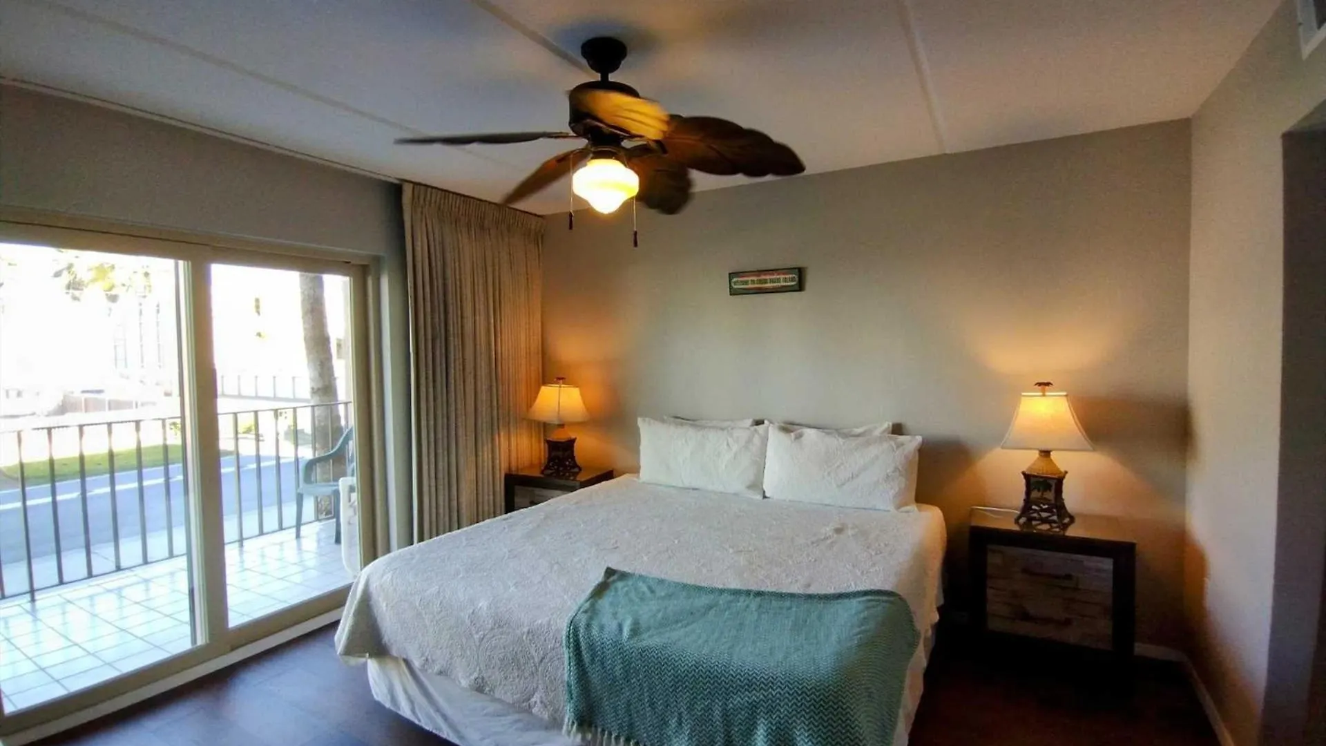 Beachview 206 *