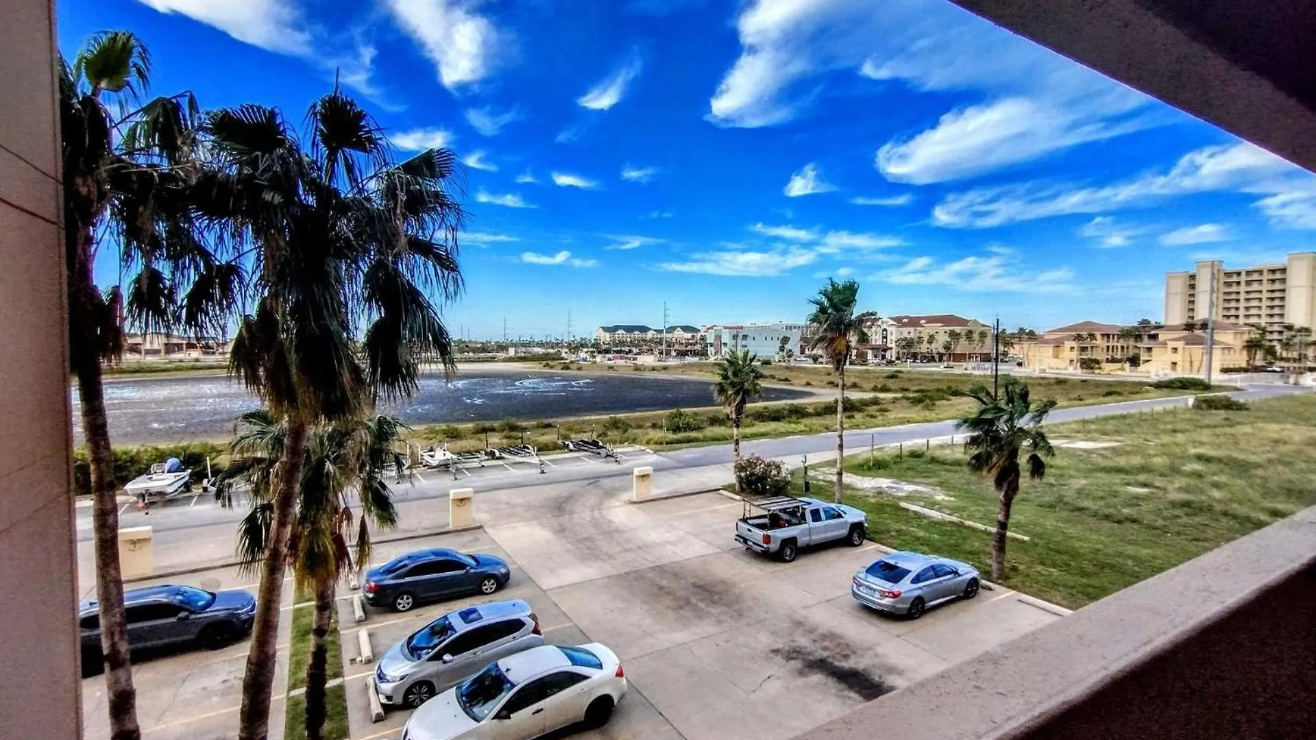 Apartment Landfall Towers 34 *