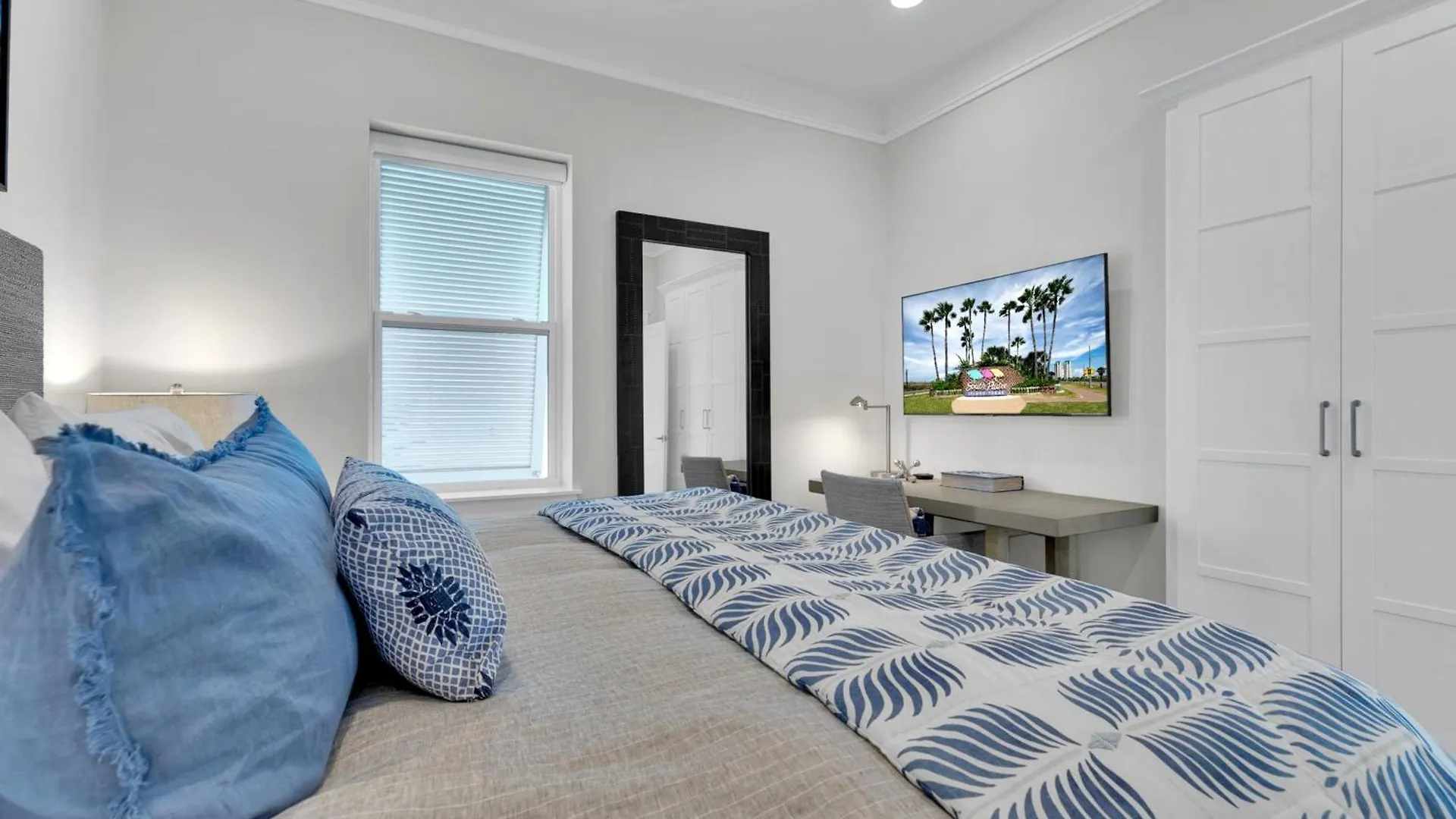Kite One - Private Bayside With Pool And Hot Tub